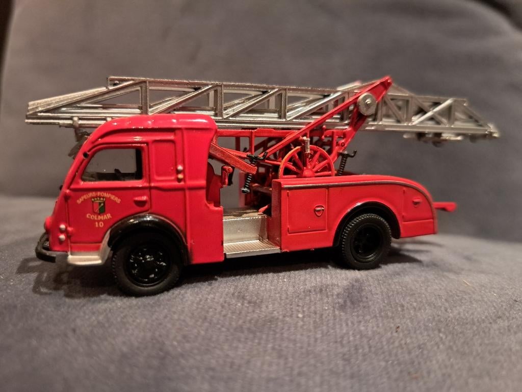 Renault Galion Brandweerwagen Model 1:72, Ophalen of Verzenden, Gebruikt