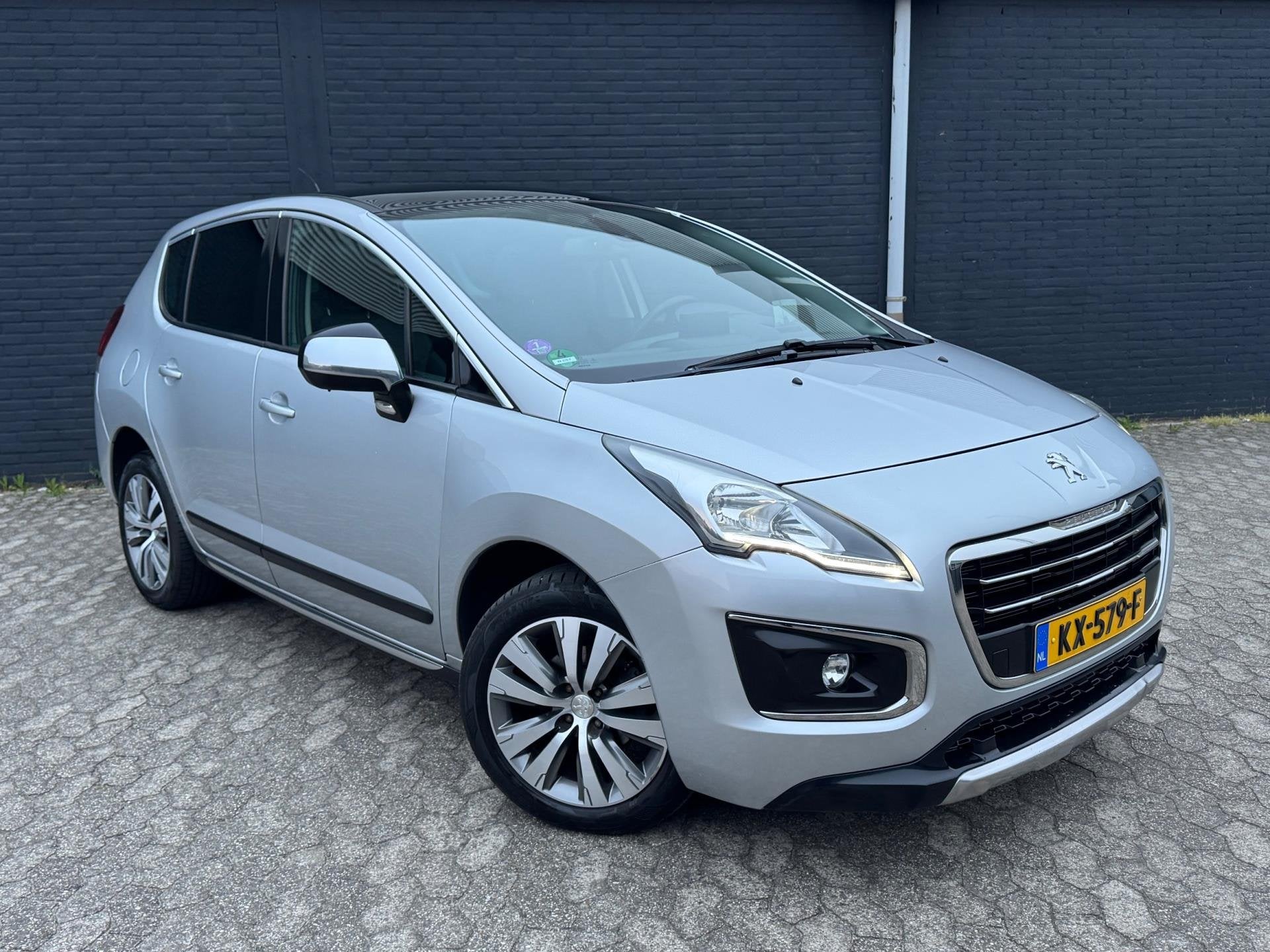 Peugeot 3008 1.2 PureTech Blue Lease Executive, HUD, PANO, N, Auto's, Gebruikt, Euro 6, 1199 cc, Handgeschakeld