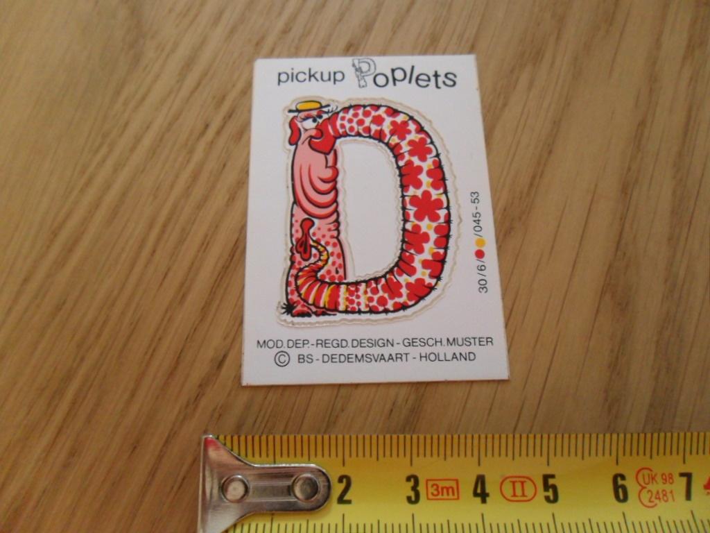 sticker klein pickup poplets letter D rood/roze, Verzamelen, Stickers, Zo goed als nieuw, Ophalen
