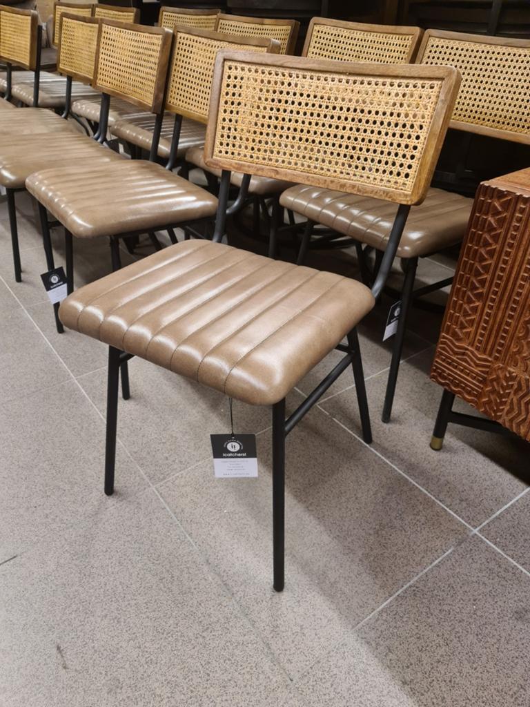 Nieuwe icathcers eetkamerstoel imola leer olijf webbing€50ps, Huis en Inrichting, Stoelen, Ophalen, Industrieel landelijk barok brocante koloniaal boheems vintage