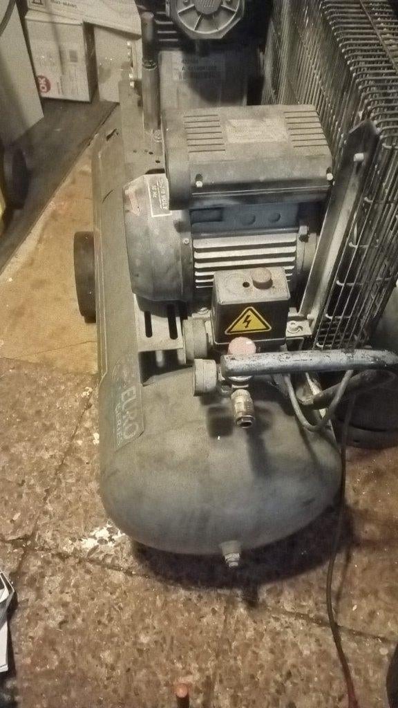 lucht compressor airpress, Ophalen, Zo goed als nieuw, Minder dan 200 liter/min, Mobiel