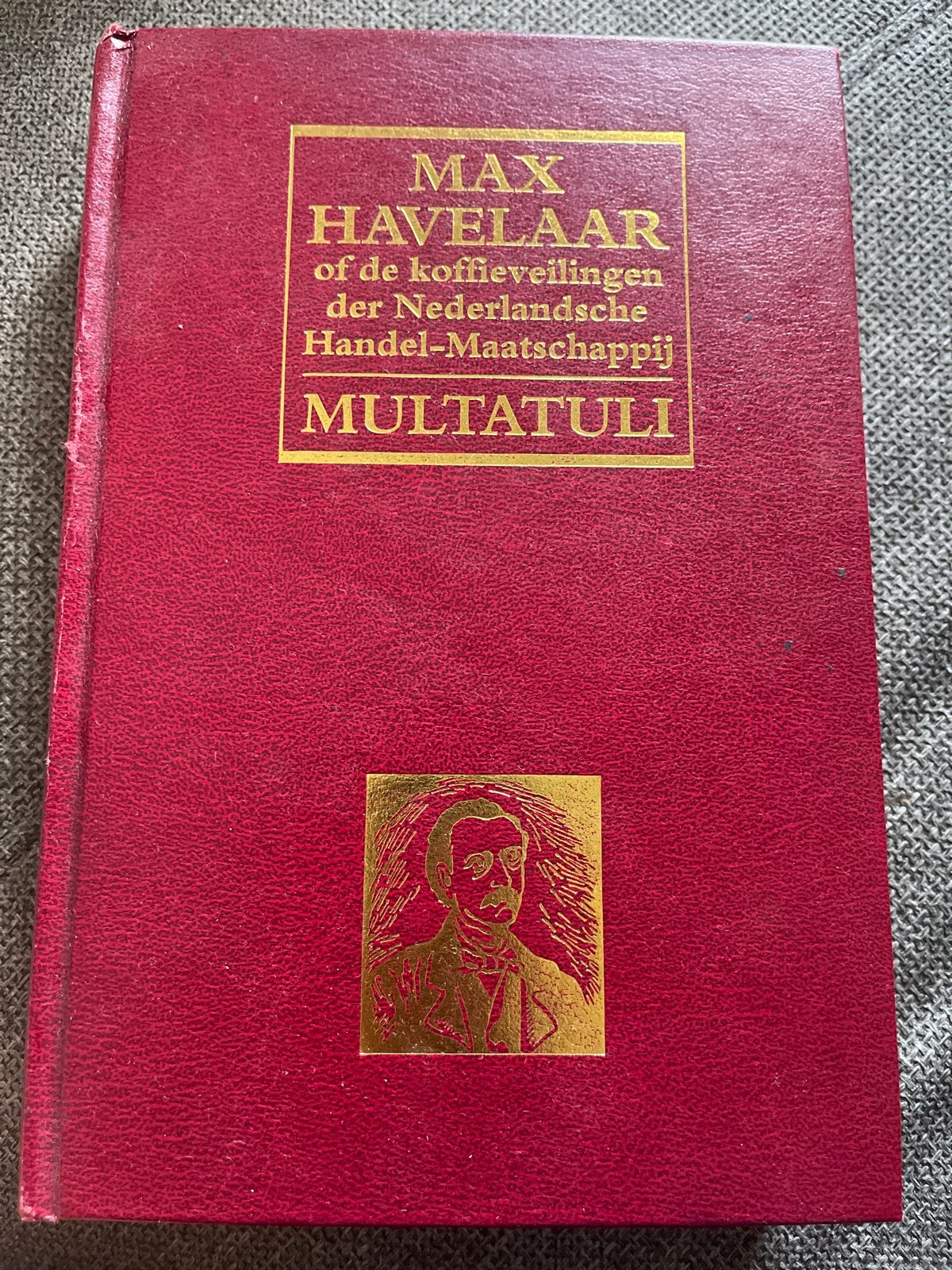 Max Havelaar - Multatuli (Rood, hardcover), Ophalen of Verzenden, Gelezen, Nederland