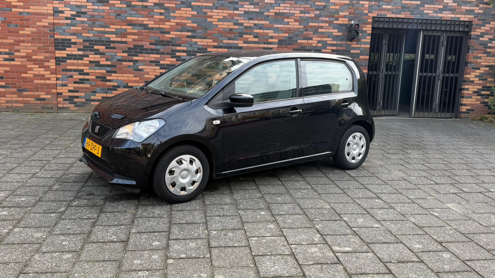 Seat Mii 1.0 Chill Out/Navi/Airco 5 DEURS, Voorwielaandrijving, Dealer onderhouden, Stof, Zwart