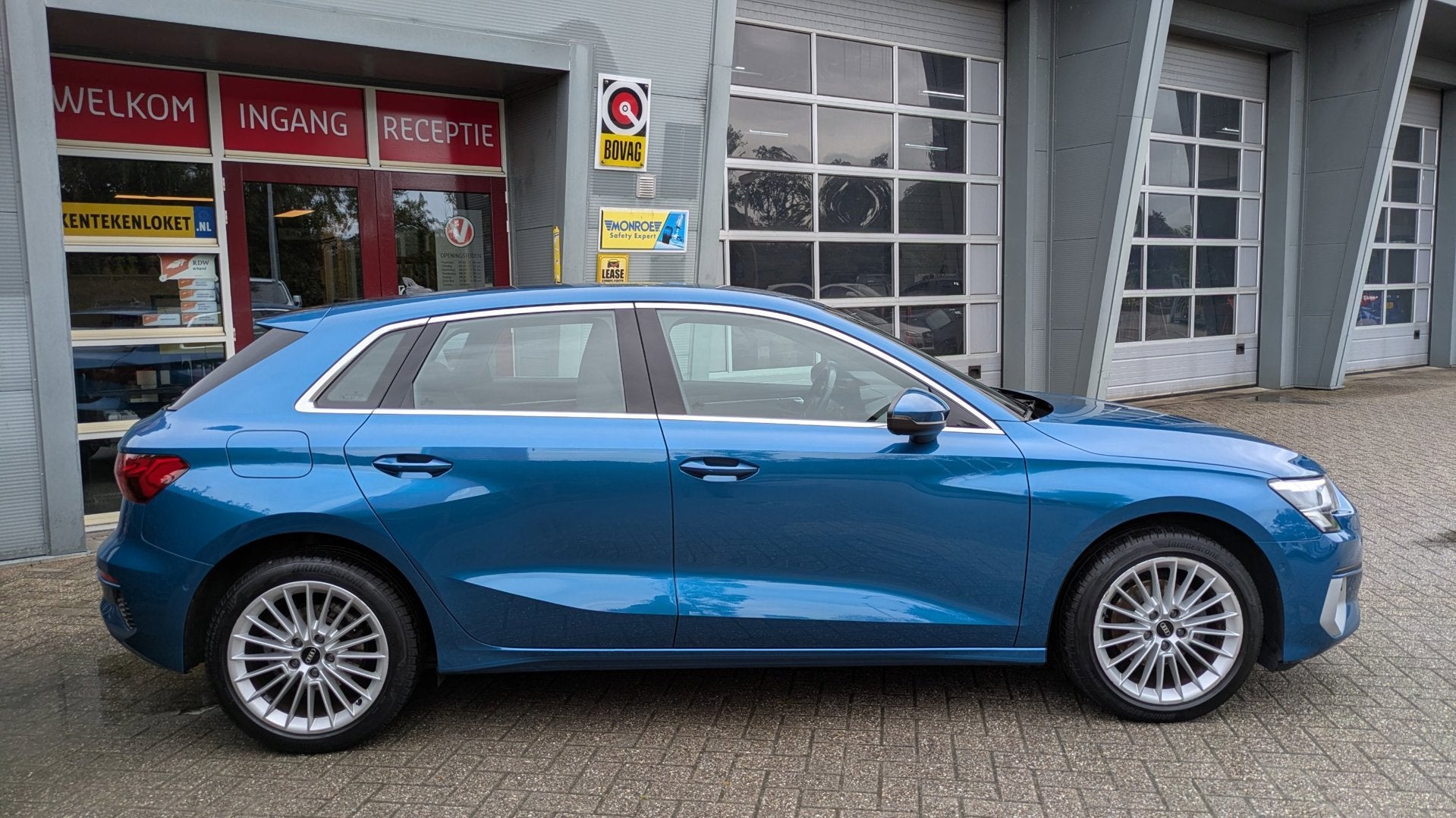 Audi A3 Sportback 30 TFSI-e | Adaptive Cruise | Carplay | Ke, Auto's, Stof, Gebruikt, Blauw, Automatische klimaatregeling