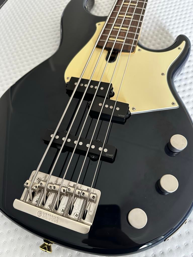 Yamaha BBP35 kleine lakschade, Ophalen of Verzenden, Zo goed als nieuw, Elektrisch, 5-snarig