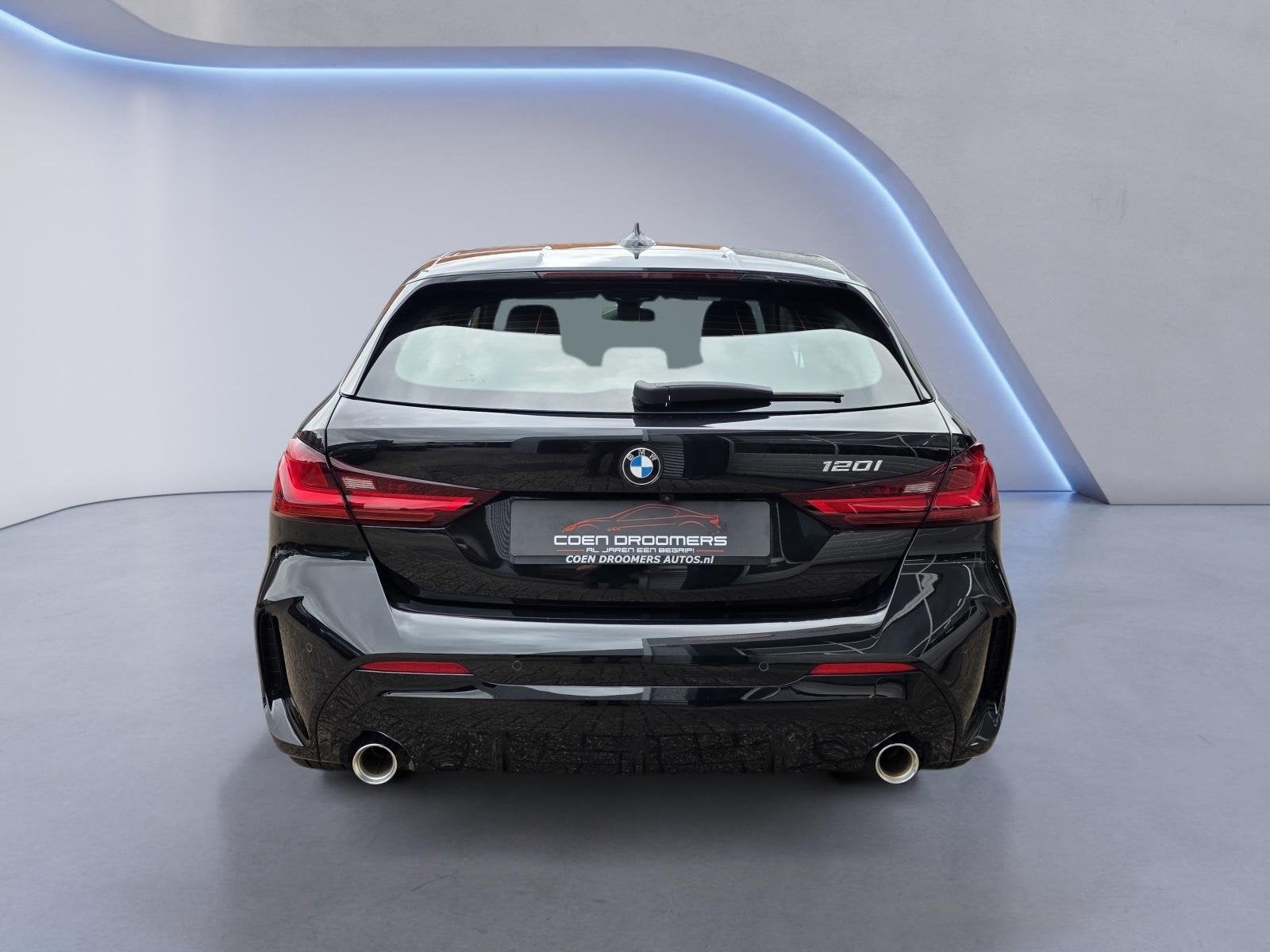 BMW 1-serie 120i M Sport /Apple Carplay/Stuur-Stoelverw/Came, Auto's, 1998 cc, Gebruikt, 4 cilinders, Automatische klimaatregeling