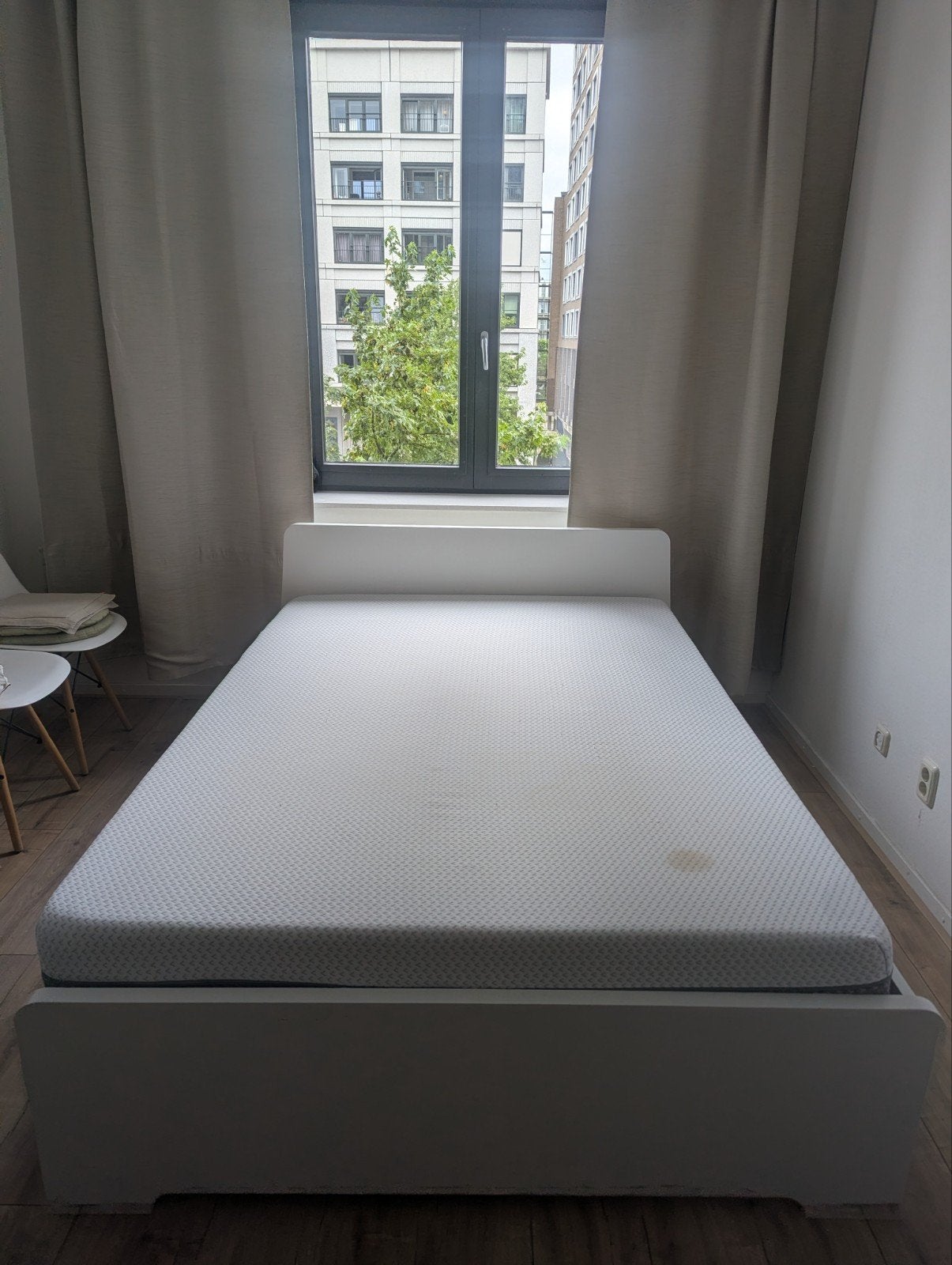 Ikea Bedframe met lattenbodem - 140 x 200 - inclusief matras, Huis en Inrichting, Slaapkamer | Boxsprings, Ophalen, Gebruikt, Tweepersoons