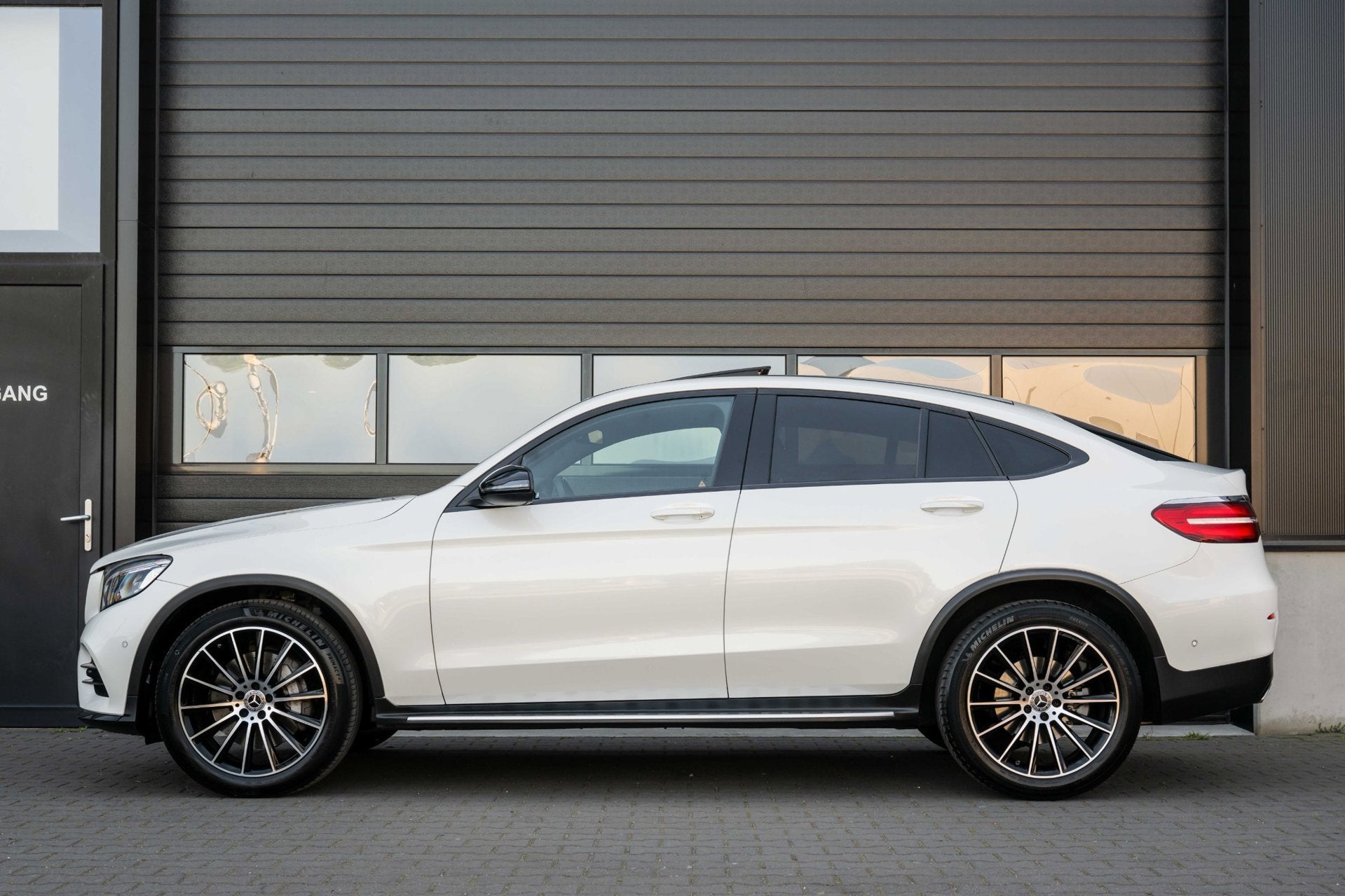 Mercedes-Benz GLC 250 Coupé AMG 4MATIC Premium Plus|Pano|Ni, Auto's, Automaat, Automatische klimaatregeling, Gebruikt, Euro 6