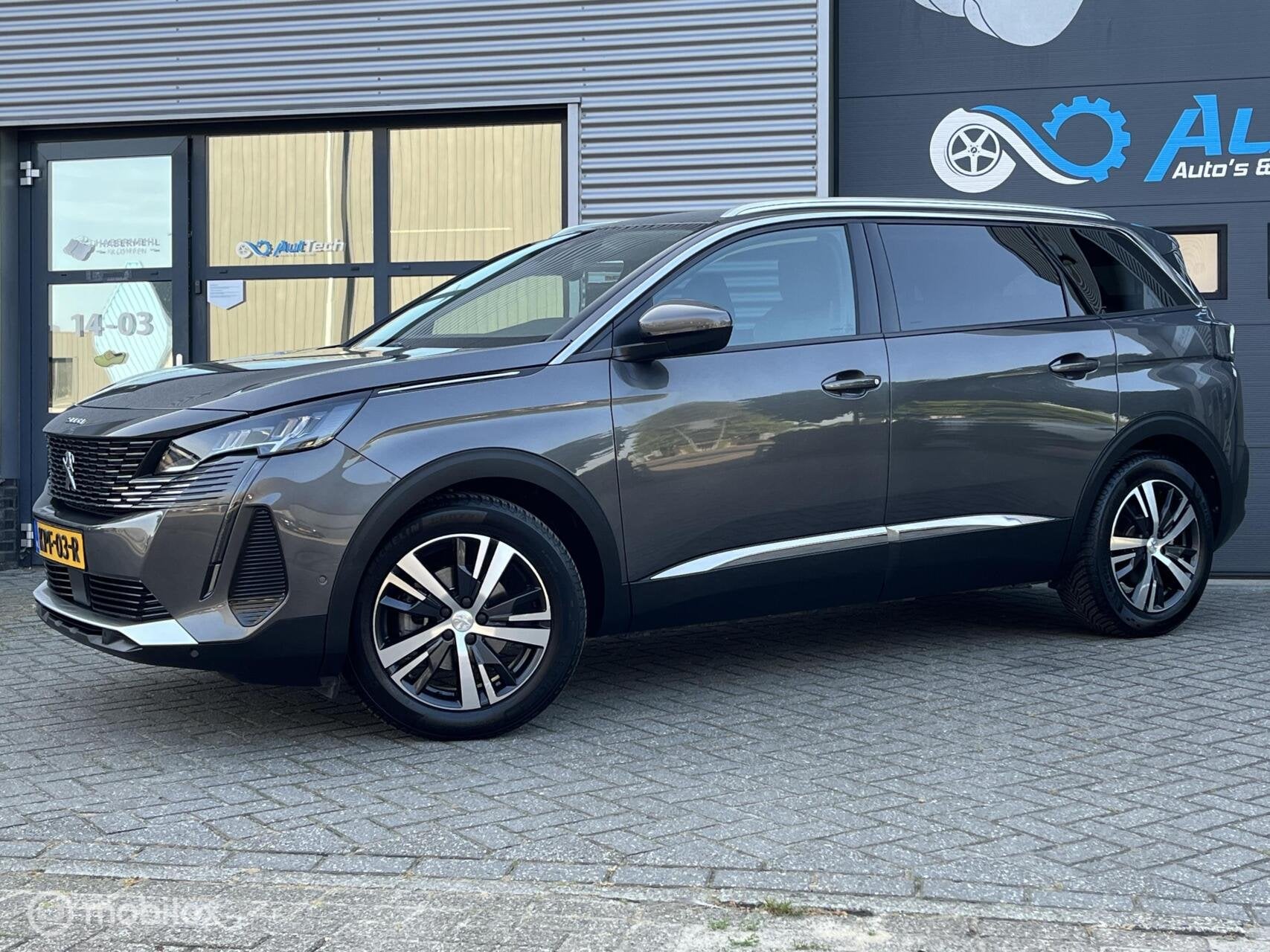 Peugeot 5008 1.2 PureTech Allure Automaat CarPlay Keyless, Gebruikt, 1199 cc, 7 stoelen, Bedrijf