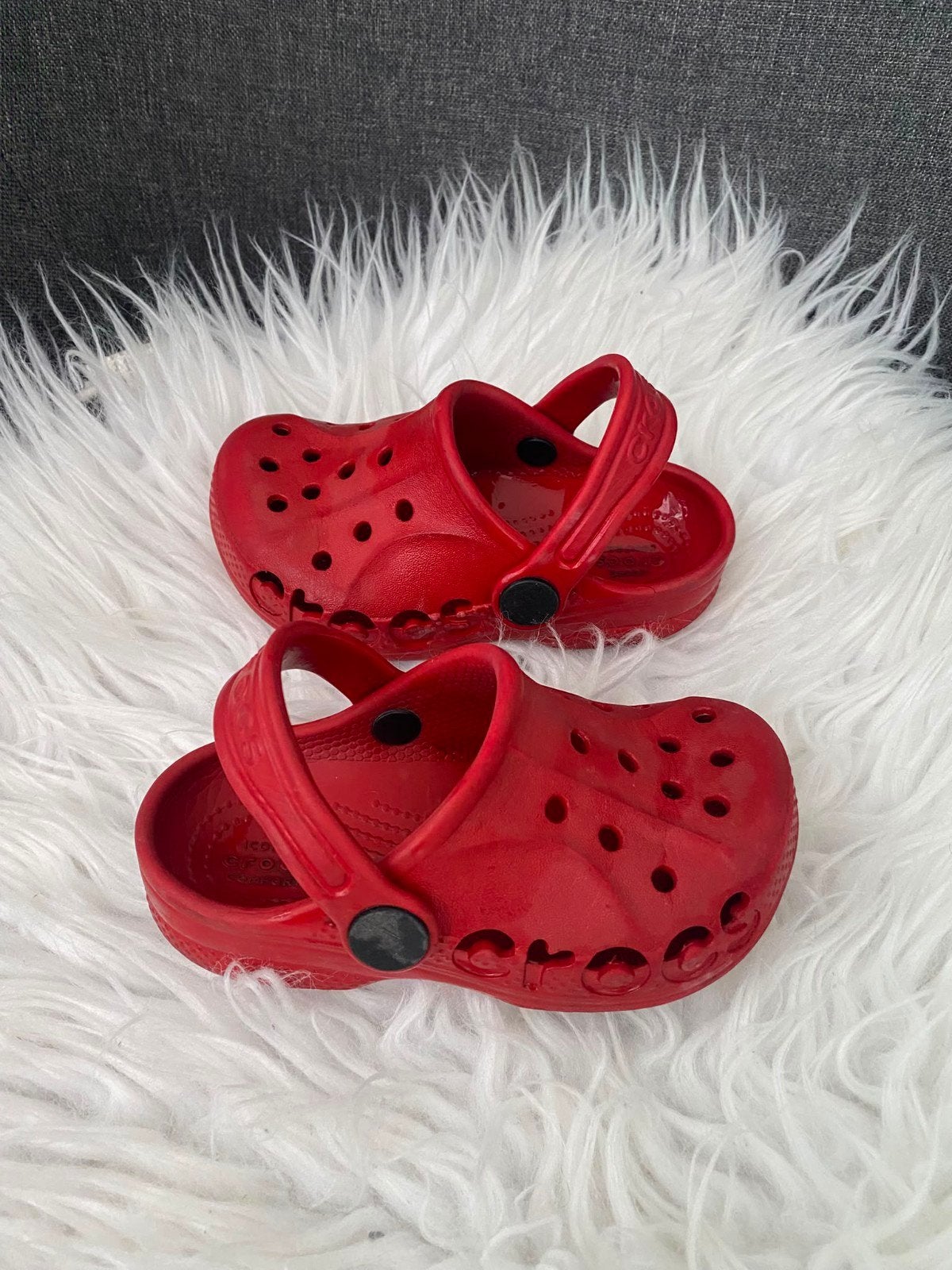 Rode Crocs in uitstekende staat - Maat 23-24, Crocs, Jongen of Meisje, Schoenen, Ophalen of Verzenden