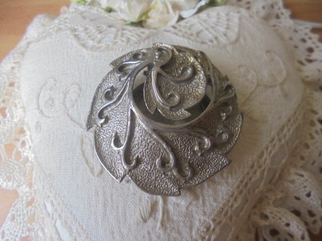 Grote zilverkleurige sjaalklem massief, Sieraden, Tassen en Uiterlijk, Overige materialen, 4 tot 7 cm, Ophalen of Verzenden, Zo goed als nieuw