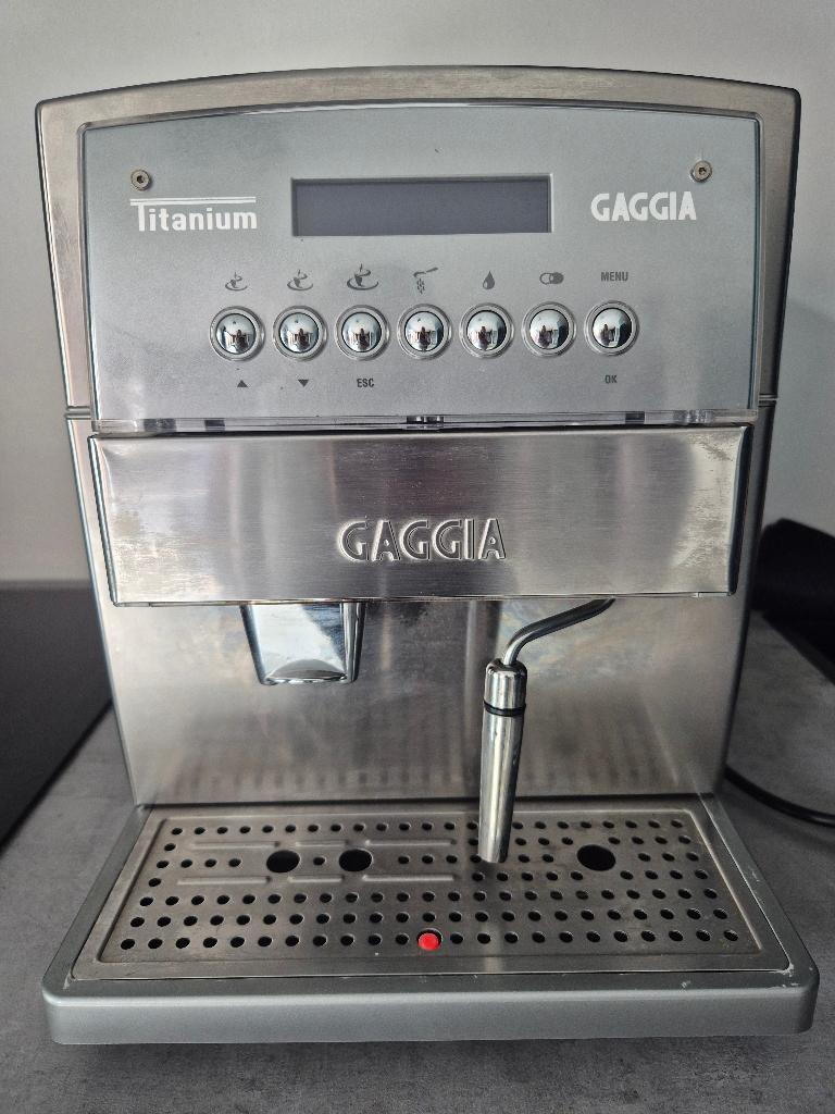 Te koop: Gaggia Titanium,koffie, espressomachine, cappuccino, Gebruikt, Espresso apparaat, 2 tot 4 kopjes, Afneembaar waterreservoir