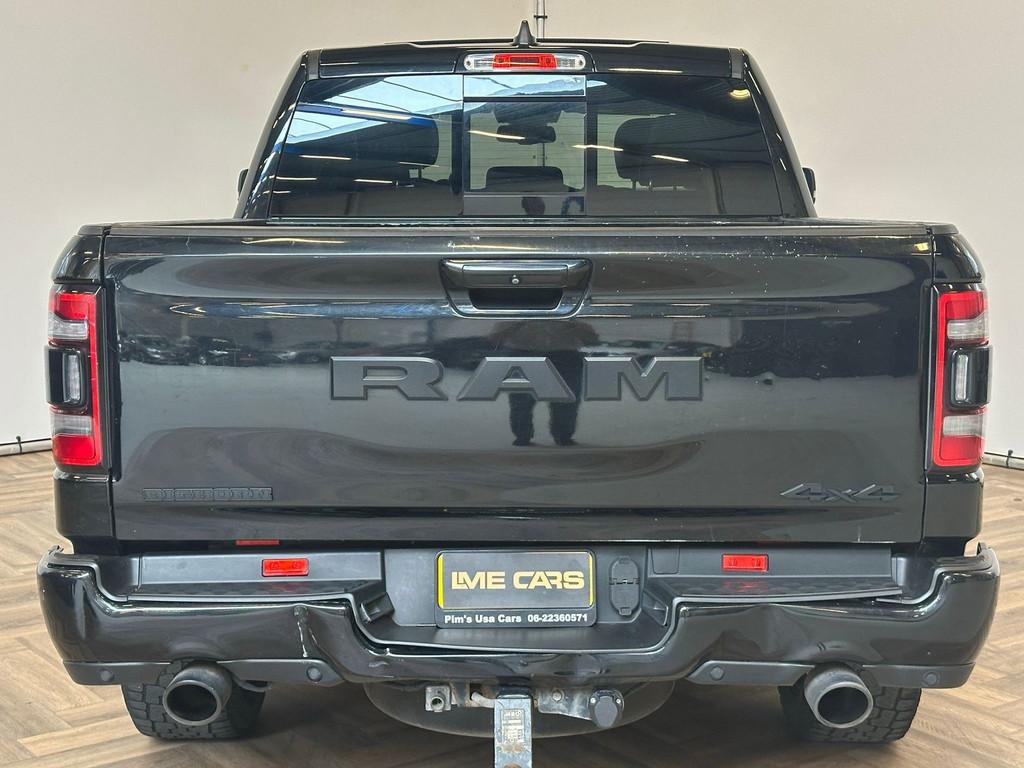 Dodge Ram 1500 5.7 V8 4x4 Crew Cab Big Horn|NAP|PANO|INRUIL, Automaat, Gebruikt, 5654 cc, Zwart