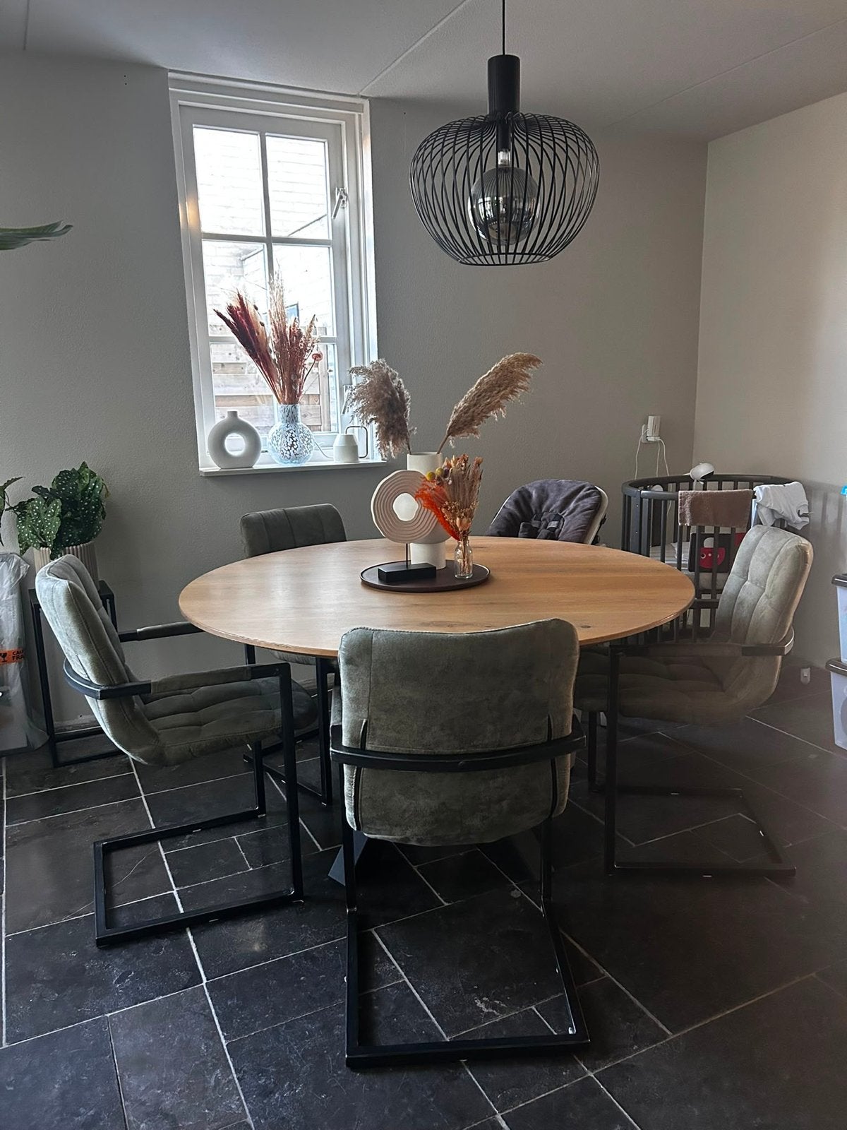 Goossens eikenhouten eettafel rond 140cm met 5 stoelen, Huis en Inrichting, Tafels | Eettafels, Ophalen, Gebruikt, 100 tot 150 cm