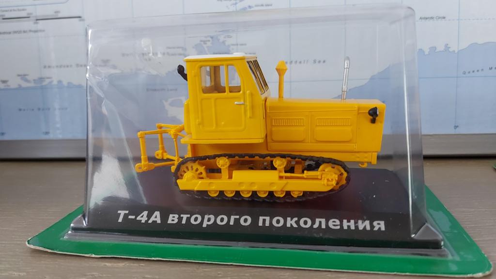 Russische tracker 1:43, Ophalen of Verzenden, Tractor of Landbouw