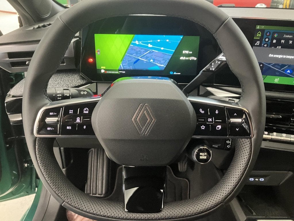 Renault Clio 1.8 Hybrid 160 techno / Demonstratieauto / 18 i, Auto's, Renault, Stof, Euro 6, 4 cilinders, 1246 kg