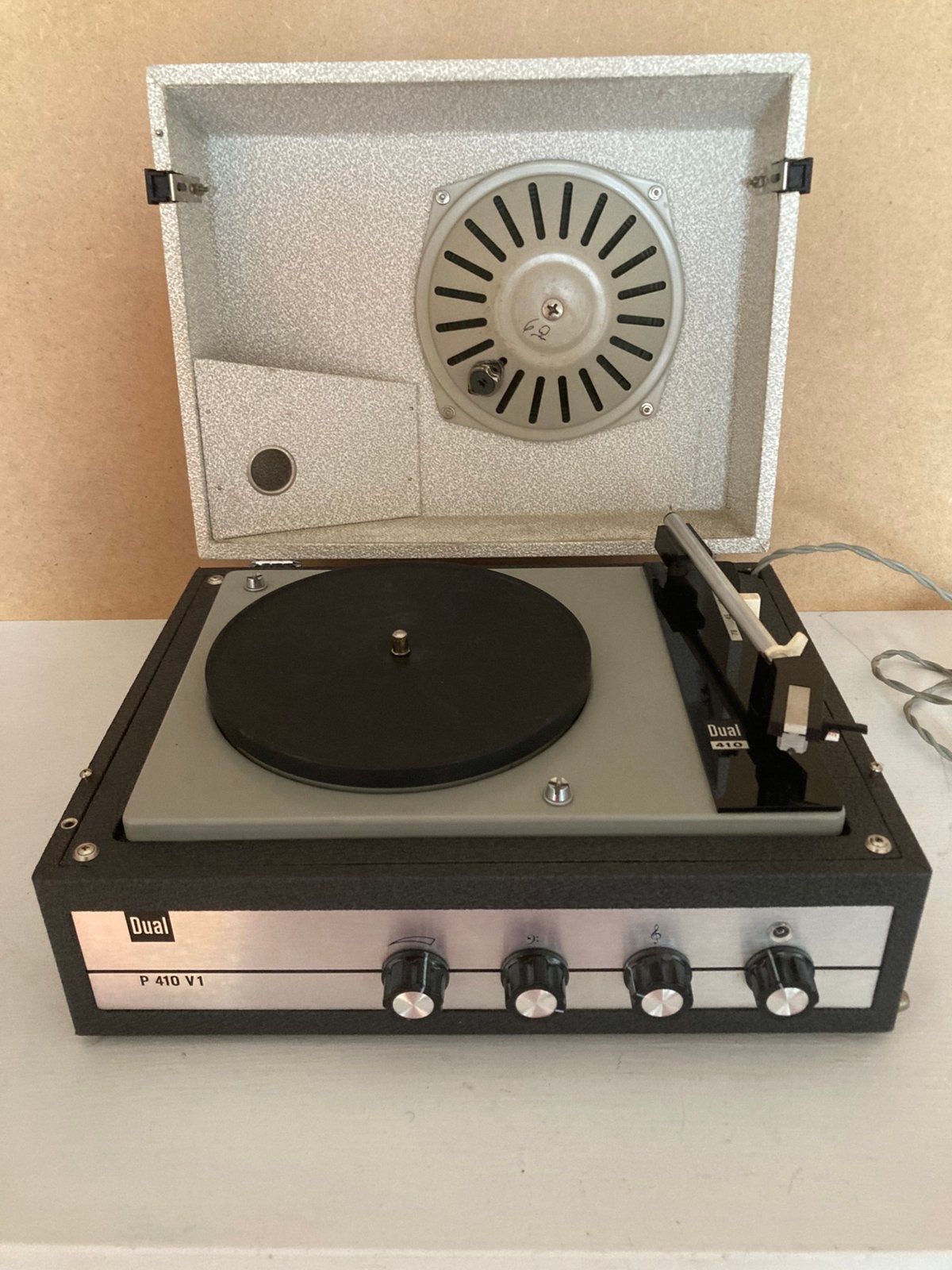 Dual VINTAGE platenspeler P 410 V1 met ingebouwde versterker, Ophalen of Verzenden, Gebruikt, Platenspeler, Dual