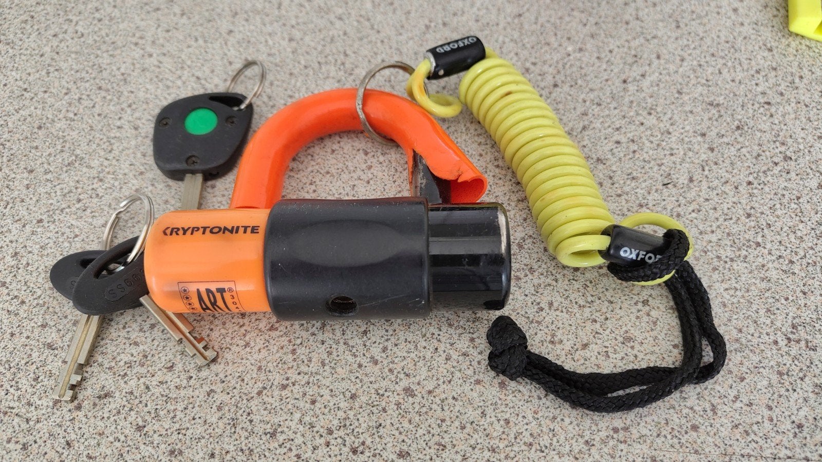 Kryptonite ART motorslot met Oxford herinneringskabel, Motoren, Accessoires | Sloten, Ophalen of Verzenden, Gebruikt
