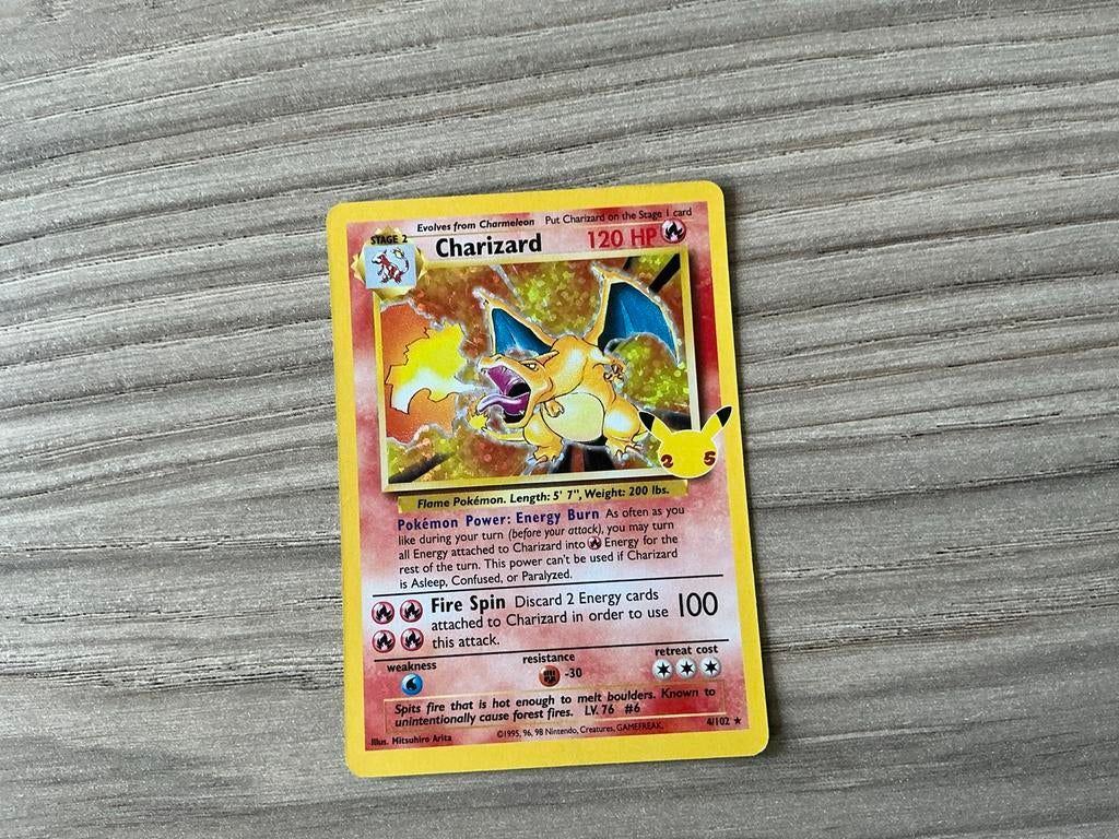 Pokémon Celebrations Charizard Kaart (25th Anniversary), Hobby en Vrije tijd, Ophalen of Verzenden, Zo goed als nieuw, Losse kaart