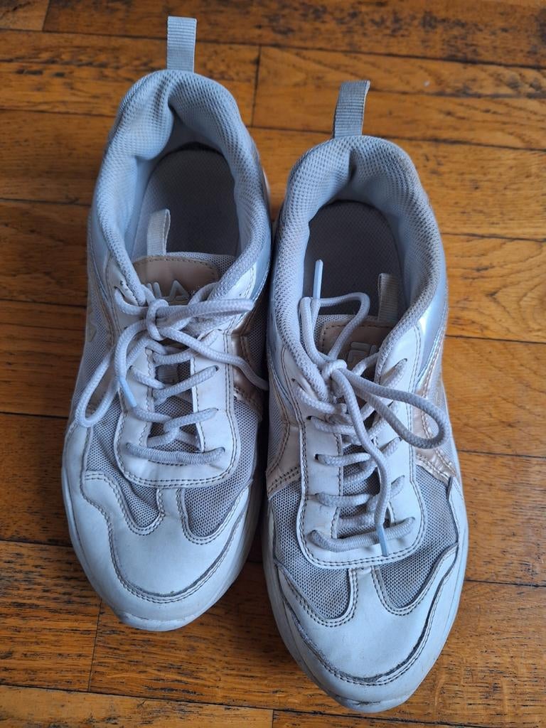 Witte sportschoenen Fila maat 39, Wit, Ophalen of Verzenden, Sneakers of Gympen, Gedragen