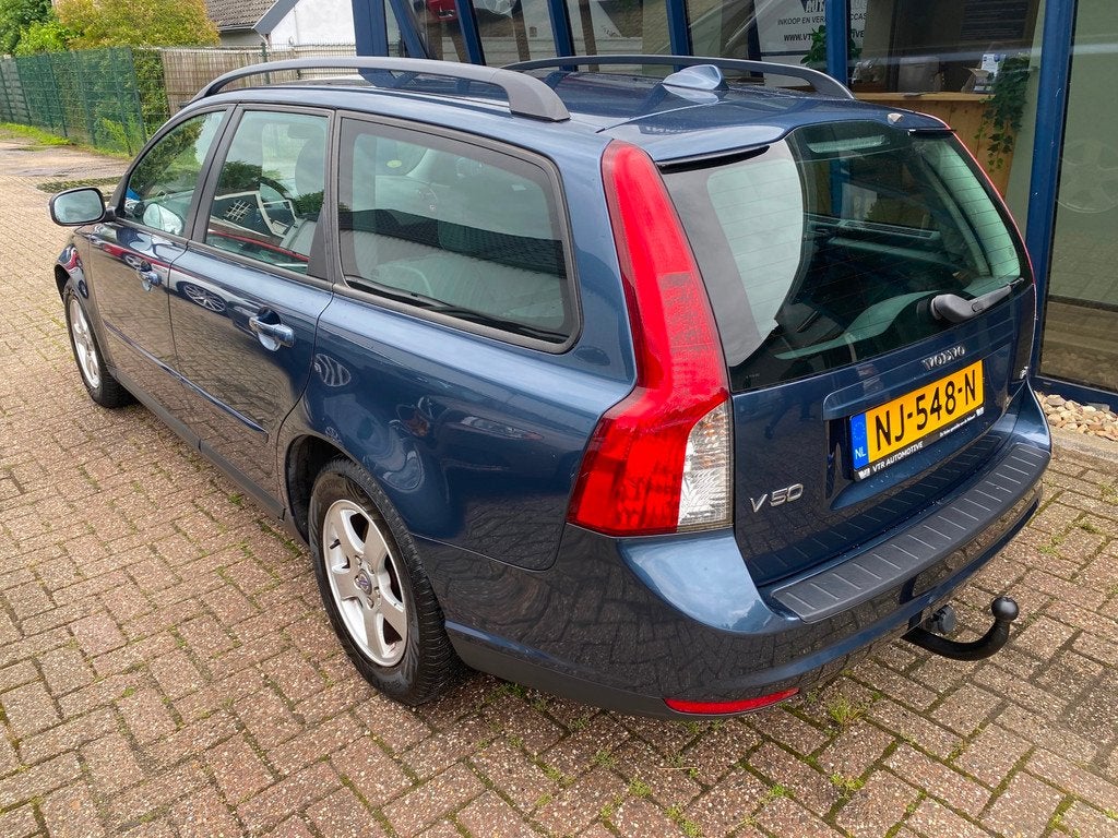 Volvo V50 1.8 Kinetic, Auto's, Volvo, Voorwielaandrijving, Zwart, 4 cilinders, Blauw