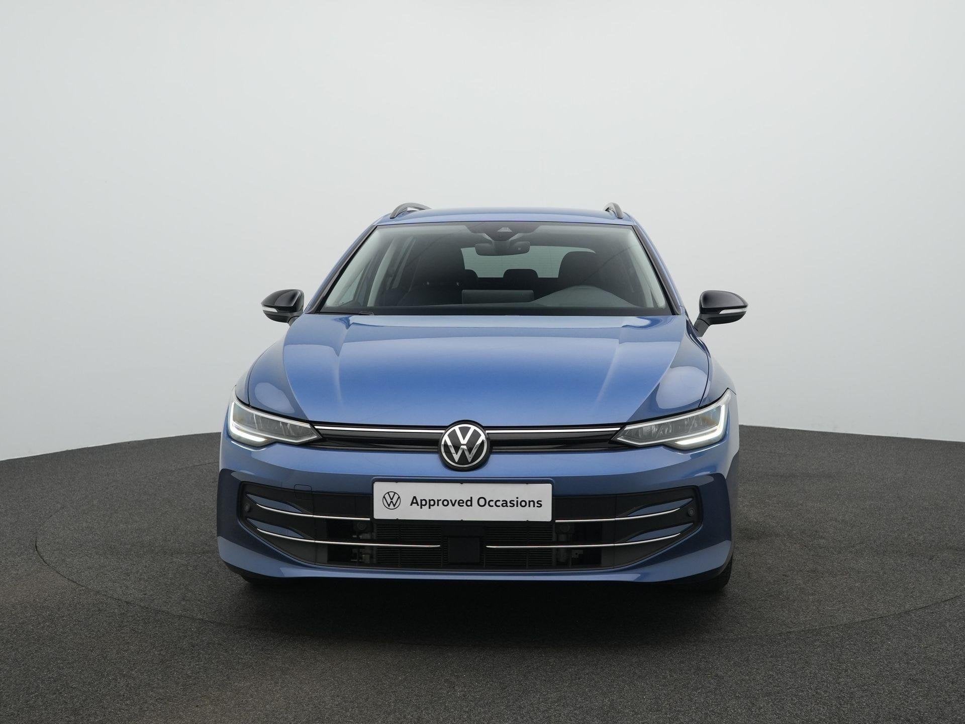 Volkswagen Golf Variant 1.5 eTSI 116 pk DSG Life Goal Editio, 4 cilinders, 700 kg, Blauw, 116 pk