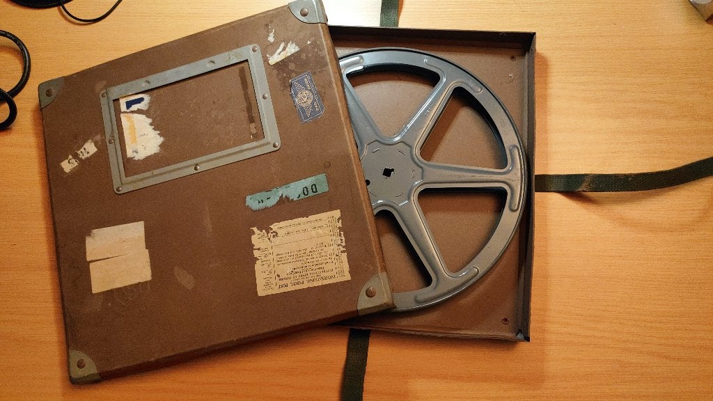 Vintage 16mm Film Post/Verzenddoos (GB) met Filmspoel, Audio, Tv en Foto, Verzenden, 16mm film