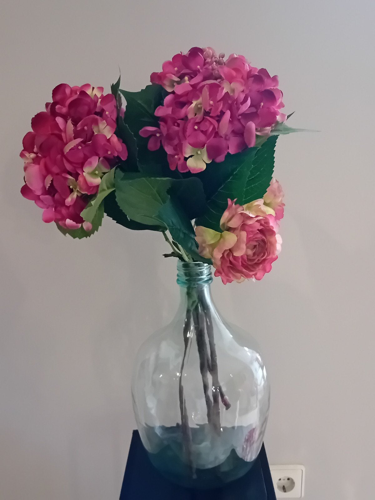Vaas met/zonder zijde bloemen, Meerkleurig, Inclusief decoratie, Ophalen of Verzenden, Glas