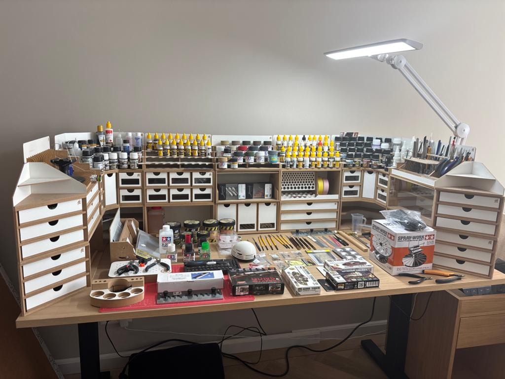 Complete Modelbouw Hobby Opgave: Werkbank, Verf & Gereedscha, 1:32 tot 1:50, Overige typen, Zo goed als nieuw, Ophalen