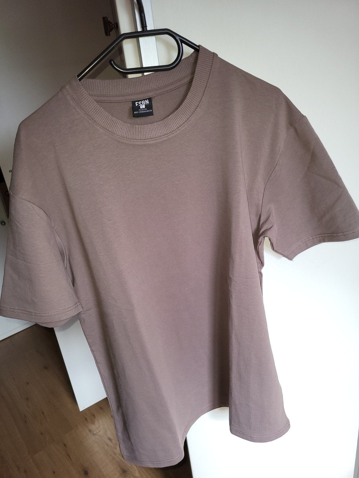 FSBN T-shirt maat L - Zo goed als nieuw, Kleding | Heren, T-shirts, Maat 52/54 (L), Bruin, Ophalen of Verzenden, Zo goed als nieuw