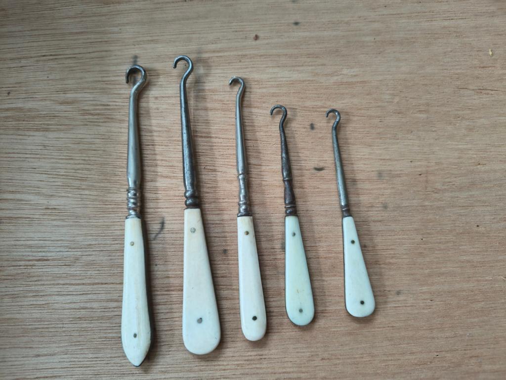 Set van 5 antieke knoophakjes met ivoren handvatten, Ophalen of Verzenden