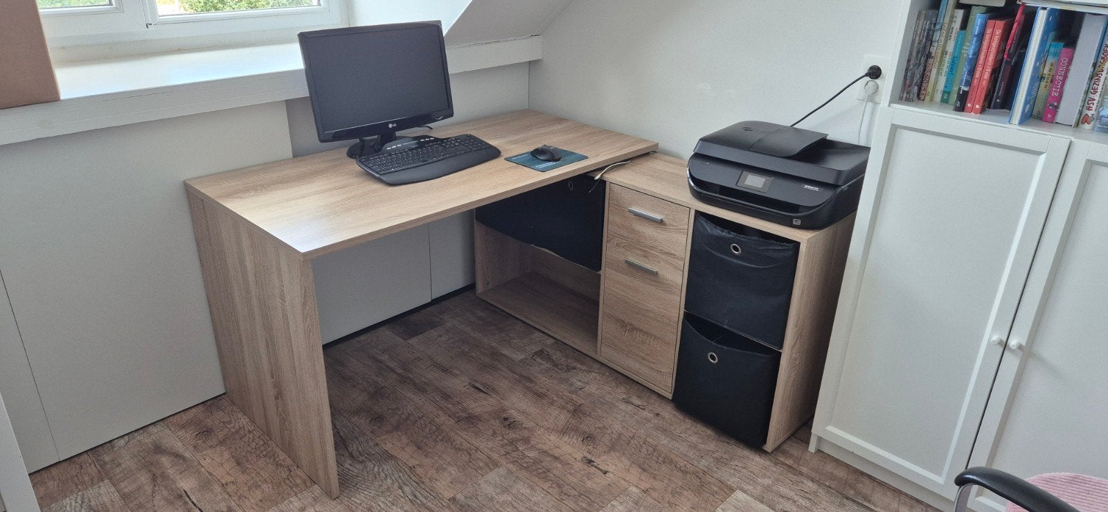 hoek bureau, Ophalen, Zo goed als nieuw