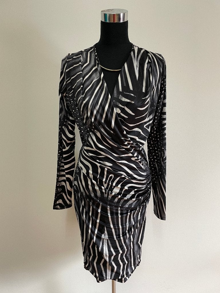 J134 - Sjieke Etoile Du Monde jurk maat 2 = M (1), Kleding | Dames, Ophalen of Verzenden, Zo goed als nieuw, Maat 38/40 (M), Onder de knie