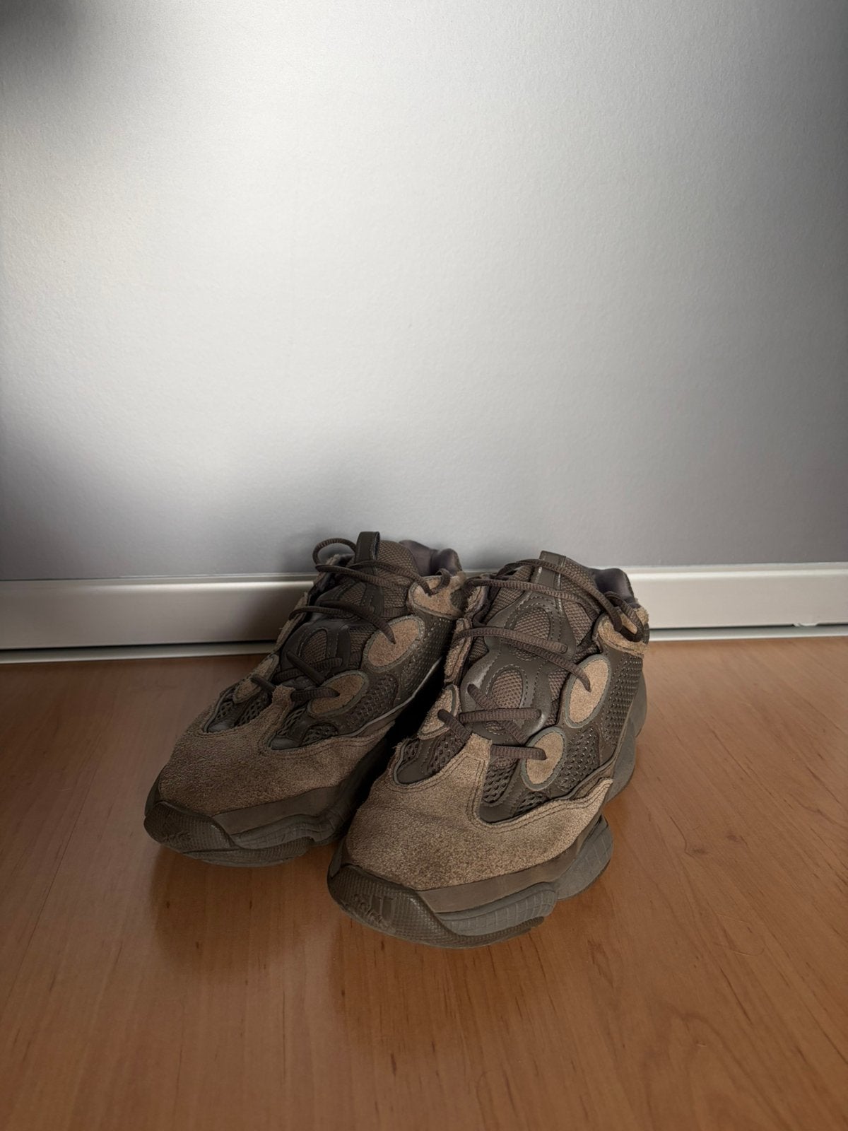 Yeezy Boost 500 granite - maat 45,5, Bruin, Ophalen of Verzenden, Sneakers of Gympen, Zo goed als nieuw