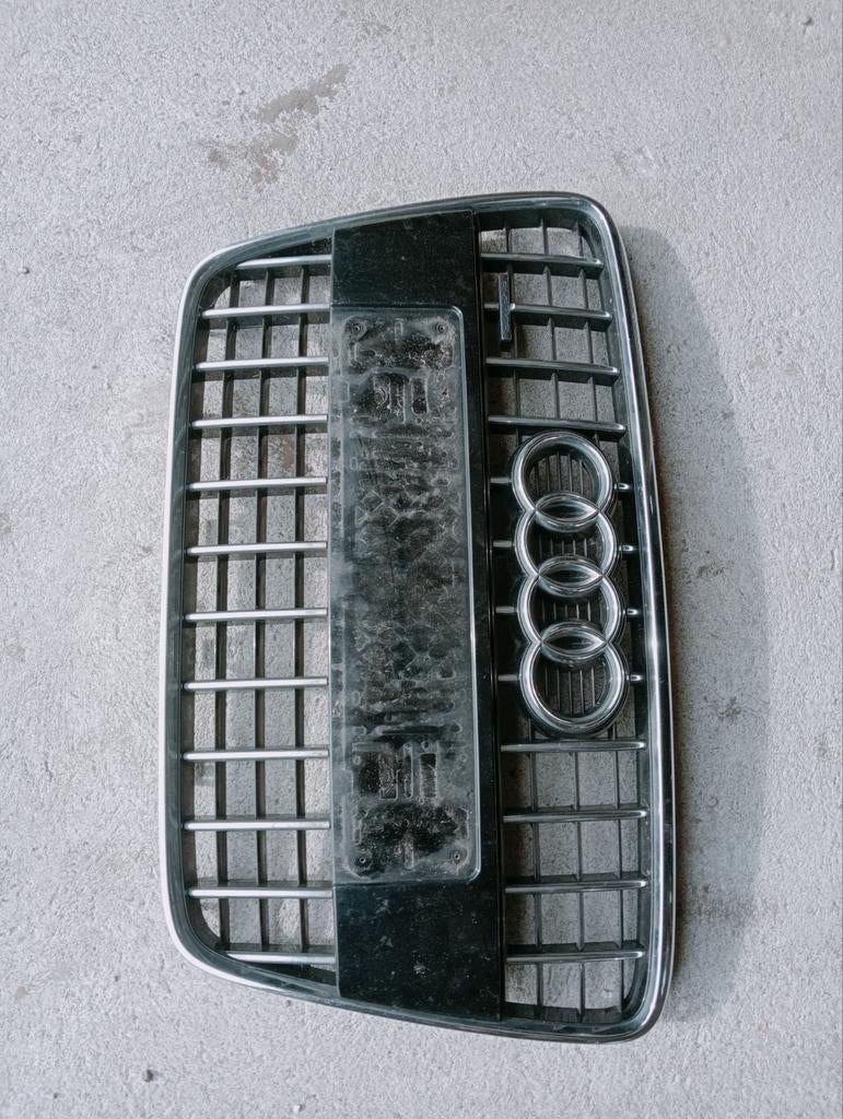 Audi Q7 V12 Grill Compleet 4LO 853 651E, Auto-onderdelen, Ophalen, Gebruikt, Voor, Audi