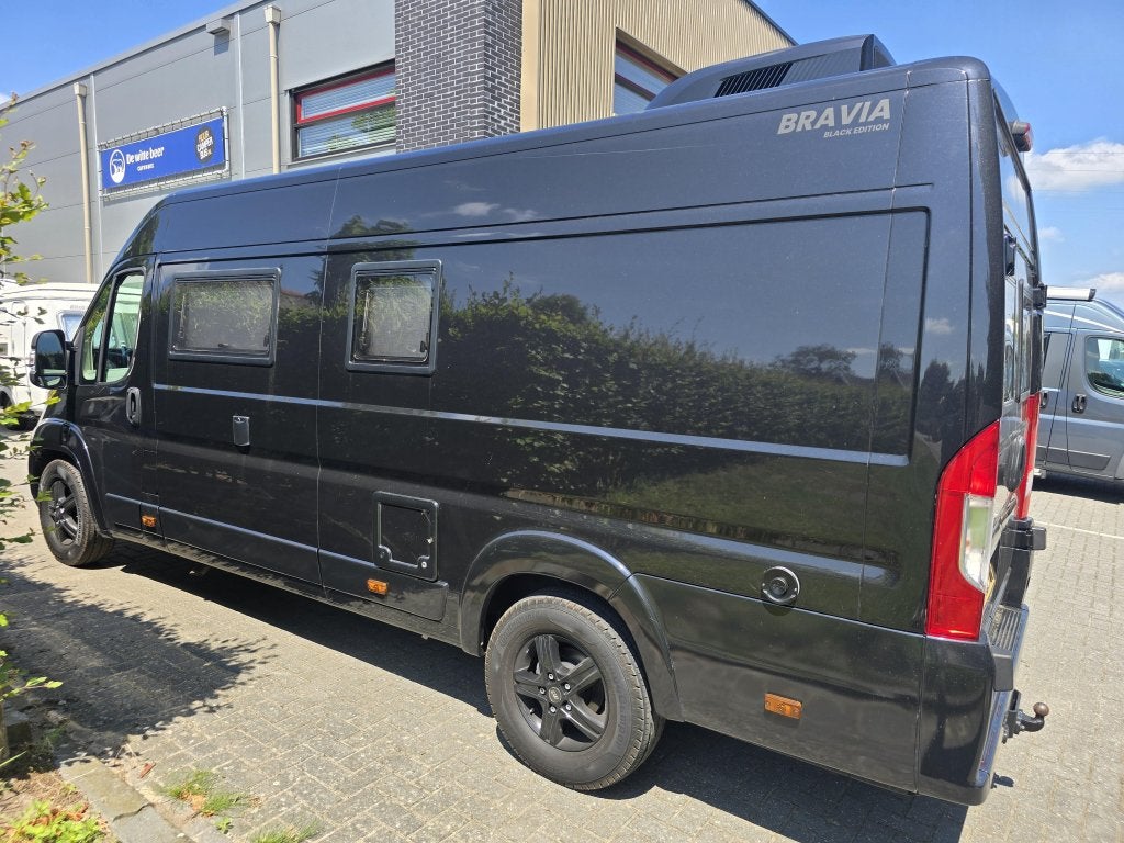 Bravia Mobil SWAN 636 Enkele bedden, NAP, airco 200 PK!, Caravans en Kamperen, Campers, Overige merken, Ringverwarming, 6 tot 7 meter
