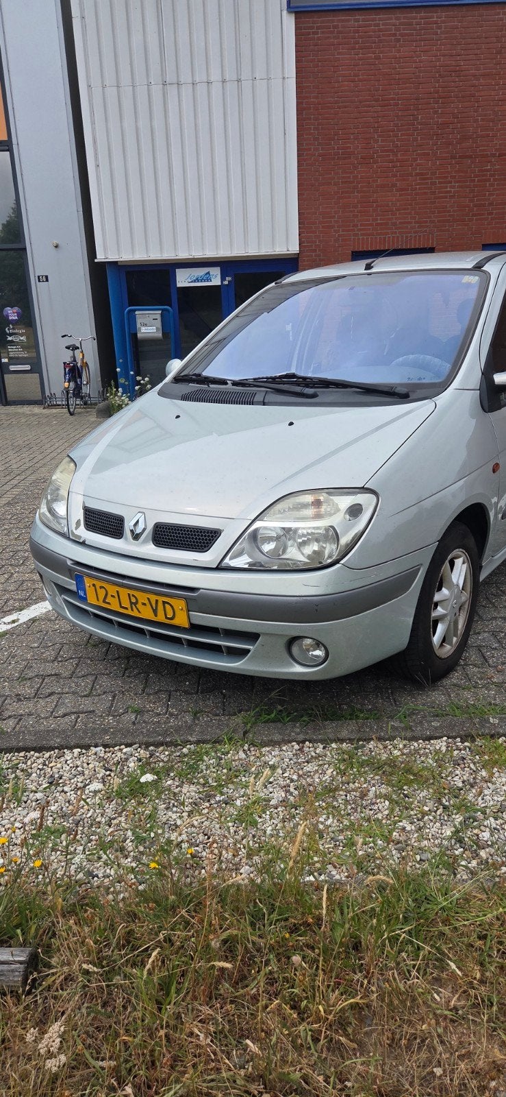 Renault Scénic 1.8 16V HB 2005 2003 Grijs, Auto's, 1350 kg, 680 kg, 4 cilinders, Origineel Nederlands
