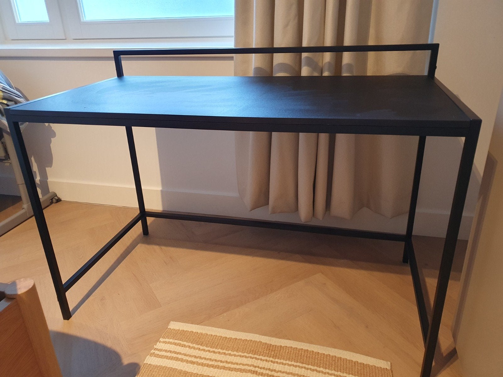 Compact bureau zwart, Ophalen, 50 tot 75 cm, Rechthoekig, 100 tot 150 cm