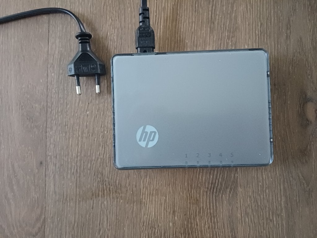 netwerk switch, Ophalen of Verzenden, Gebruikt