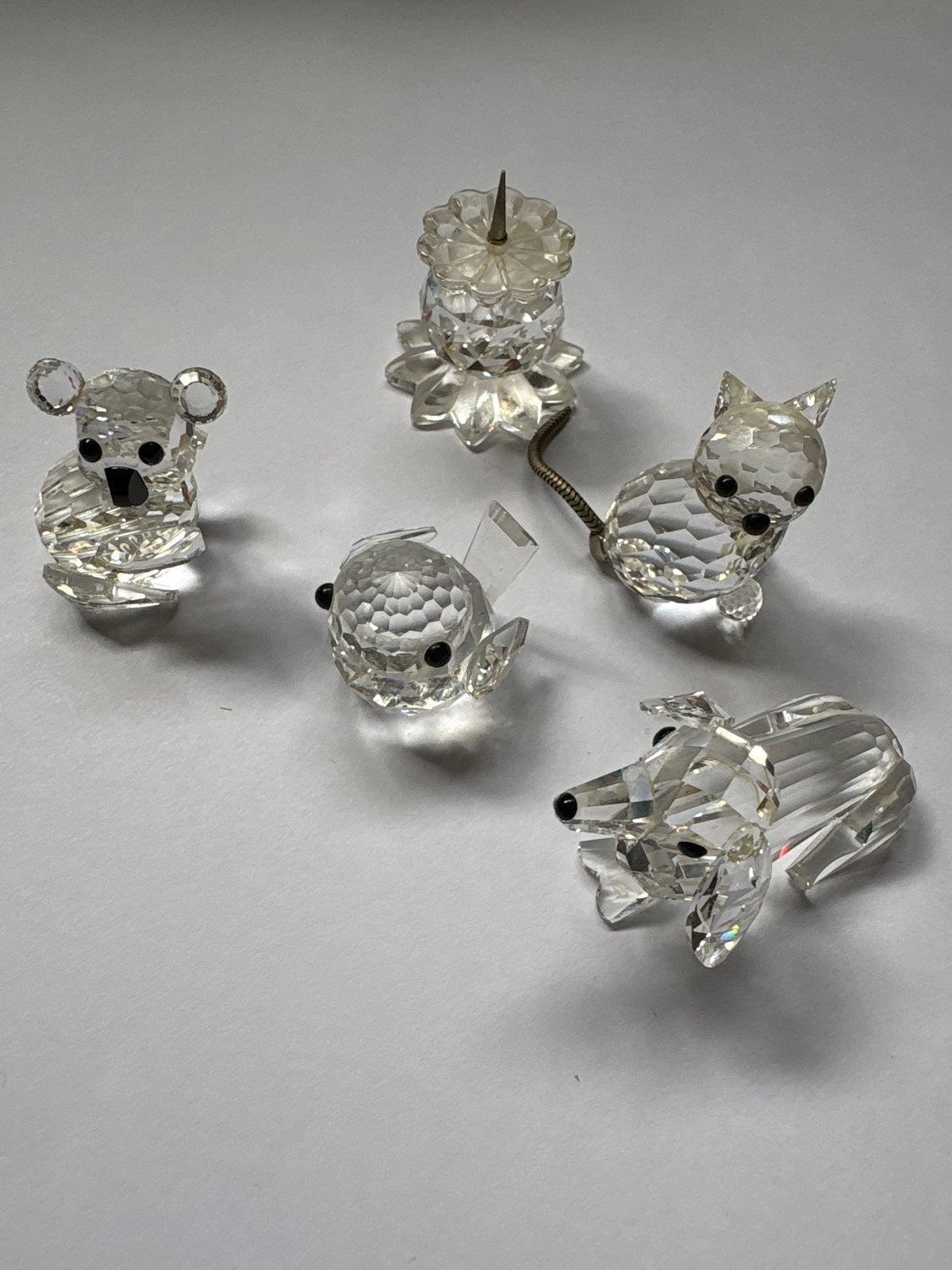 5 kleine Swarovski figuren: koala, vis, kat, hond, kandelaar, Ophalen of Verzenden, Zo goed als nieuw, Figuurtje