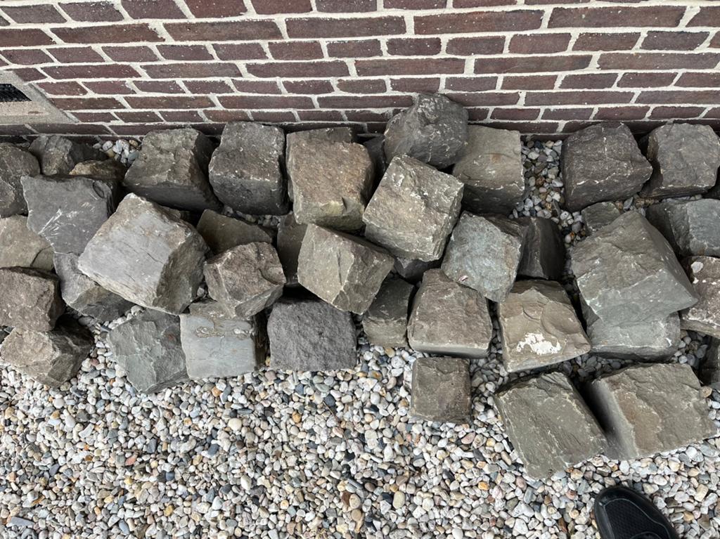 Granieten keien stenen blokken, Ophalen of Verzenden, Zo goed als nieuw