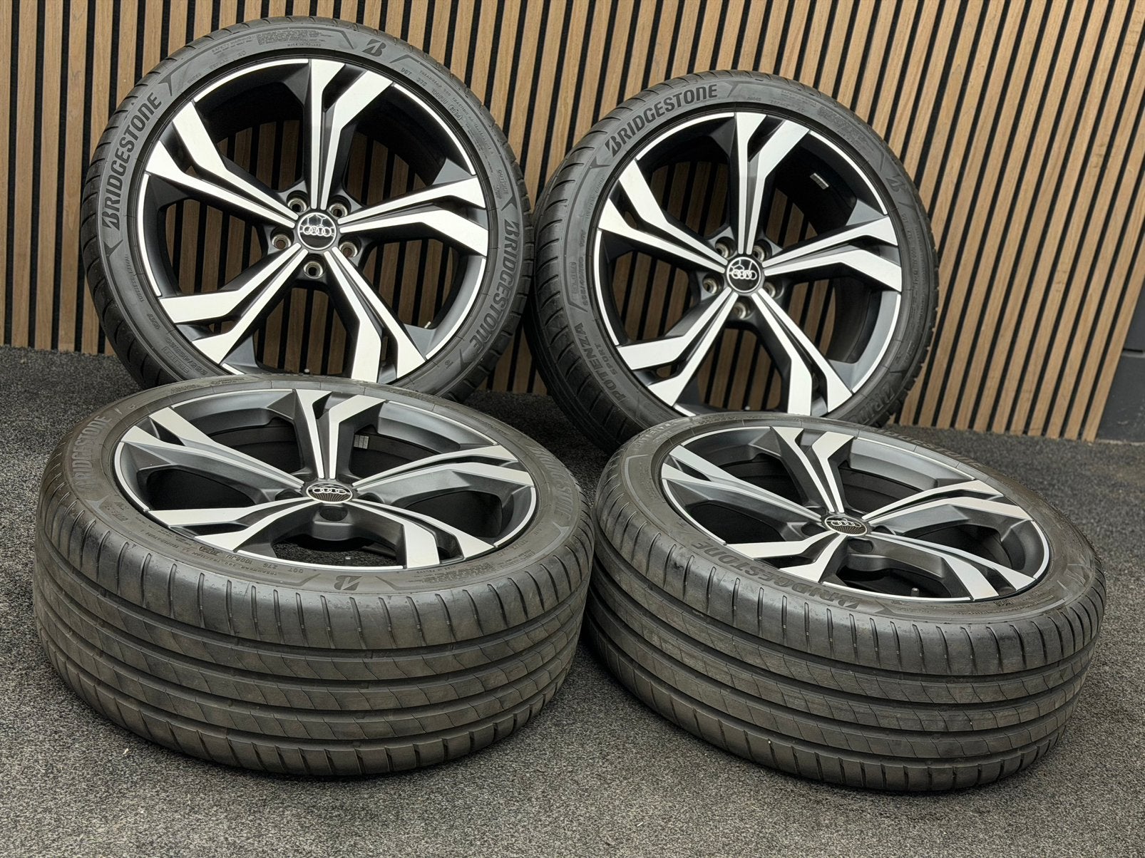 Originele 20 inch Audi Sport Q3 5x112 ET38 Bridgestone AO, Auto-onderdelen, Banden en Velgen, Ophalen, 255 mm, ., Banden en Velgen