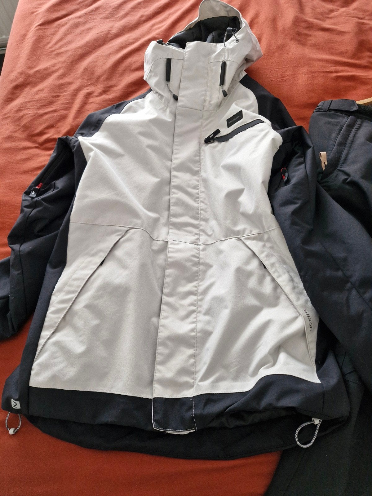 Snowboardjas en -broek set - Decathlon Snowboard 100, Kleding | Dames, Wintersportkleding, Ophalen, Zo goed als nieuw, Maat 36 (S)