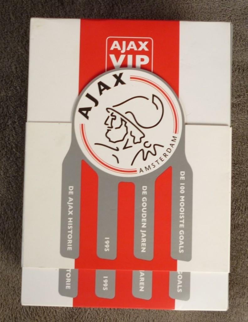 VIP box van Ajax 4x DVD-s en 10 kleurenfoto-s, Ophalen of Verzenden, Zo goed als nieuw, Ajax, Overige typen