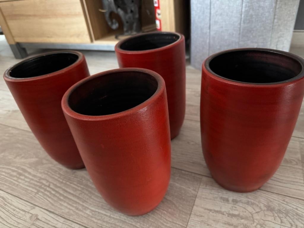 4 - Grote stevige rode zware vazen / potten, Ophalen, Aardewerk of Porselein, Zo goed als nieuw, Minder dan 50 cm