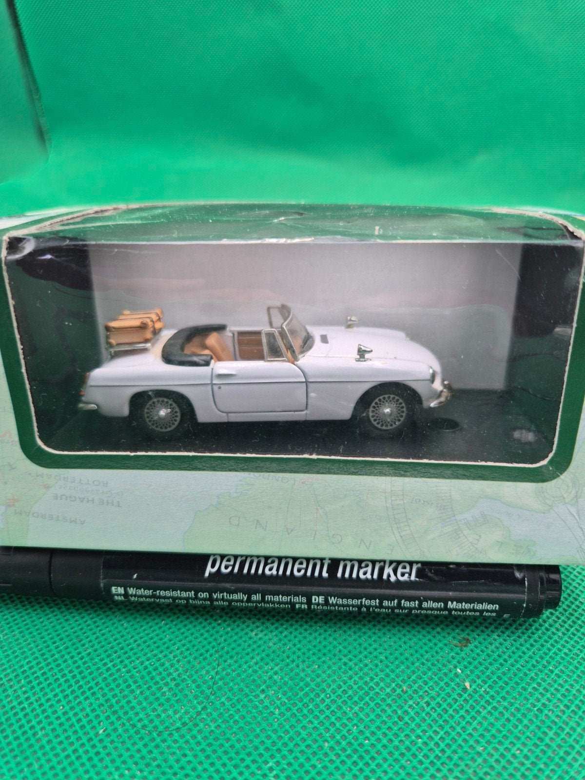 188 MGB convrtible 1/43 Cararama, Ophalen of Verzenden, Zo goed als nieuw, Auto, Overige merken