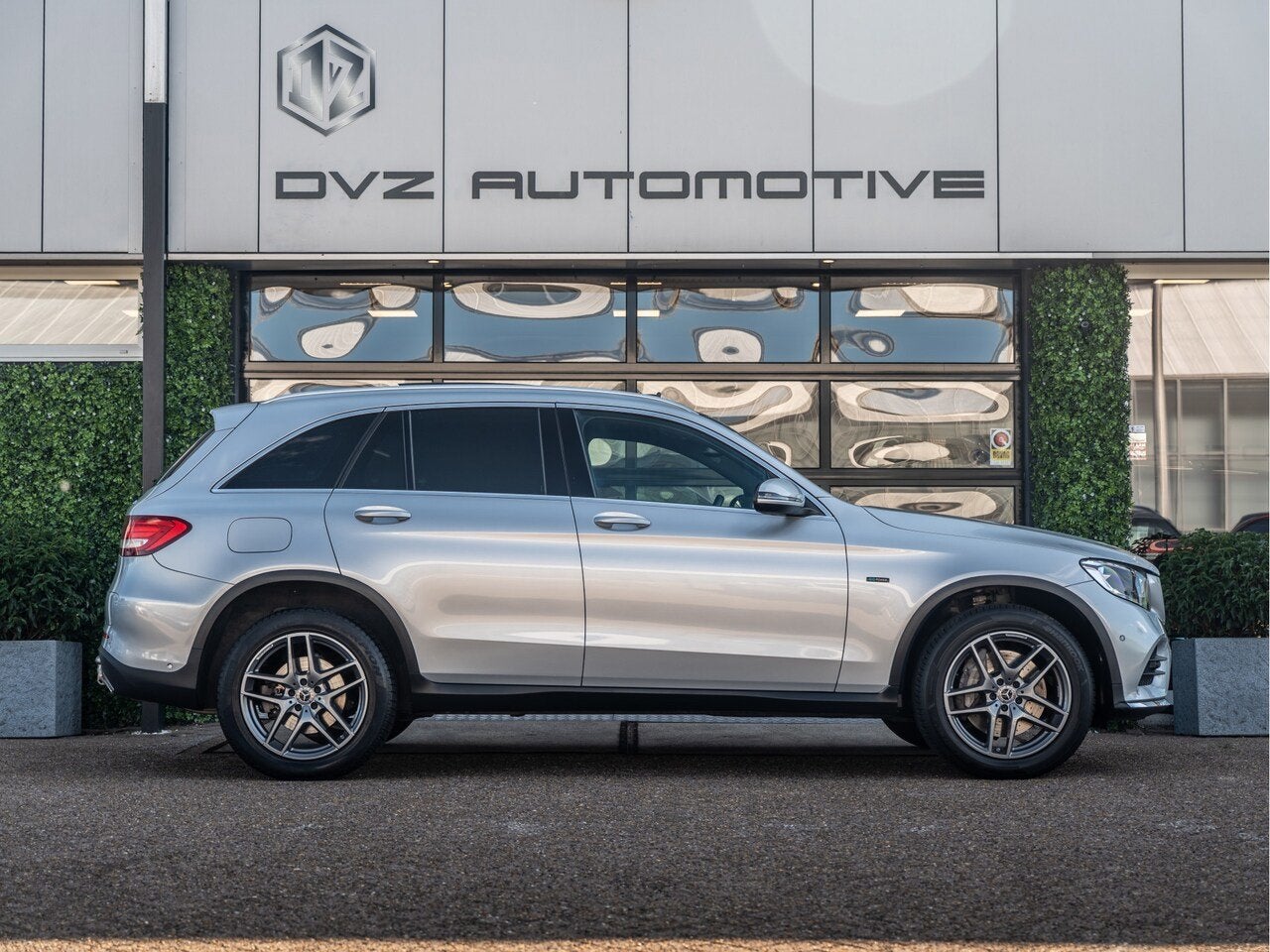 Mercedes-Benz GLC-klasse 350e 4MATIC Business Solution AMG |, Auto's, Automaat, Gebruikt, 4 cilinders, 120 €/maand