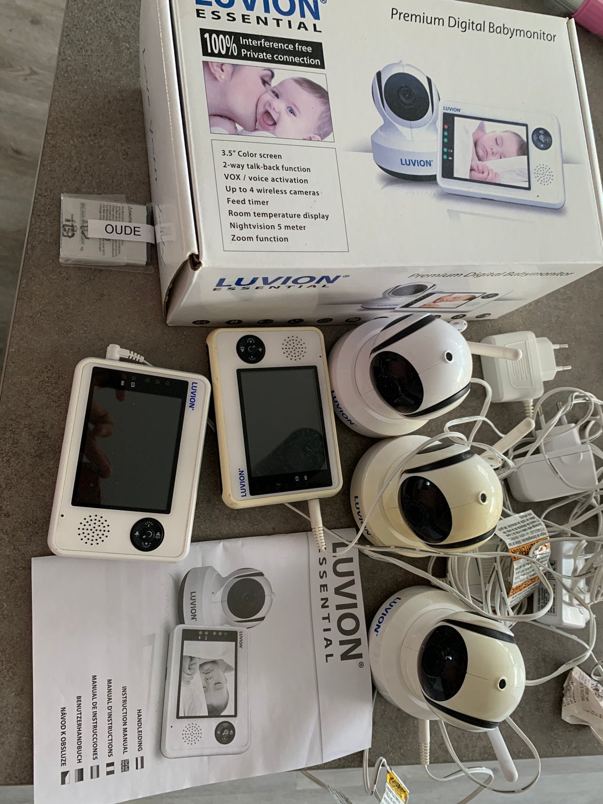 Luvion Essential Babyfoon met 3 camera's en 2 schermen, Ophalen of Verzenden, Gebruikt, 250 meter of meer, Camera