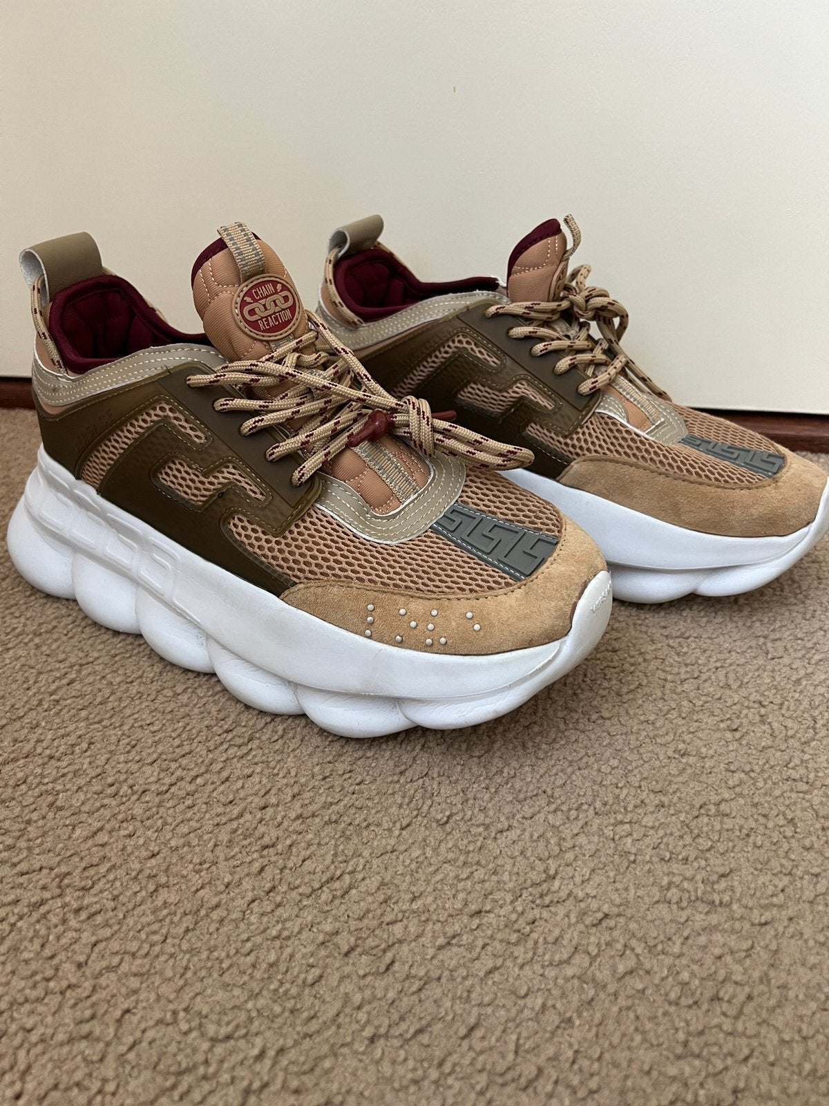 Versace chain reaction maat 45, Kleding | Heren, Schoenen, Bruin, Ophalen of Verzenden, Sneakers of Gympen, Zo goed als nieuw