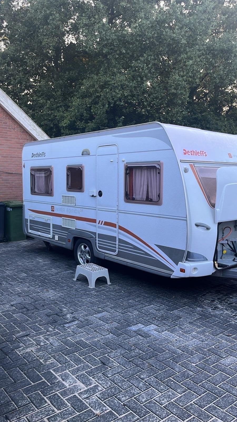 Dethleffs Summer Edition Caravan met Walker Voortent, Rondzit, Particulier, Tot en met 4, Fietsenrek